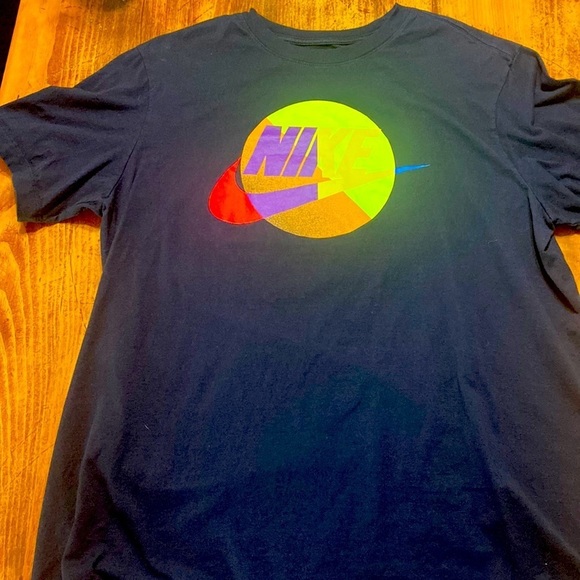 Nike Other - NWOT Men’s Large Nike Tee